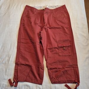 Lee women's size 16 Medium redish rust colored capri pants, VGUC